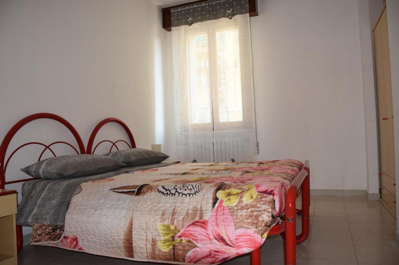 Good House- Ampio Appartamento Vicino Al Mare Rimini Eksteriør bilde