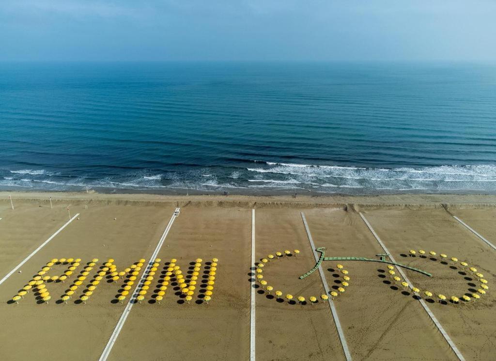 Good House- Ampio Appartamento Vicino Al Mare Rimini Eksteriør bilde
