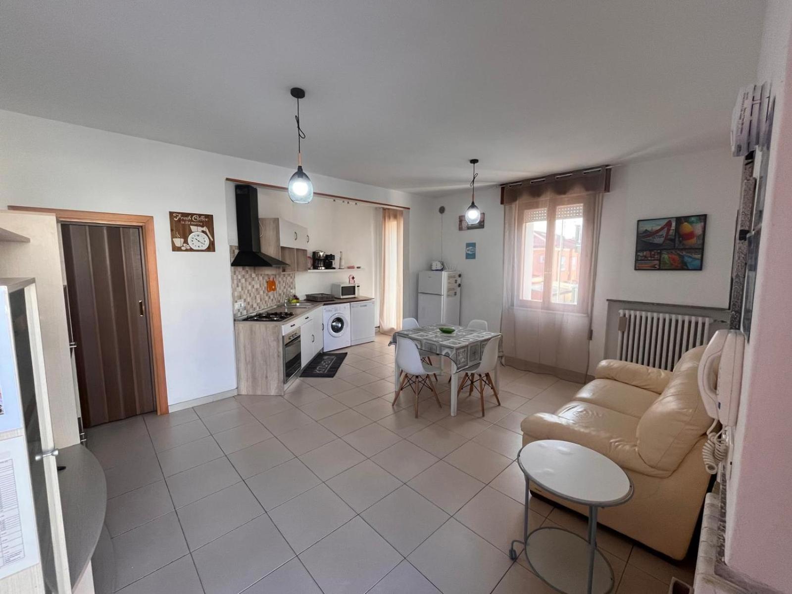 Good House- Ampio Appartamento Vicino Al Mare Rimini Eksteriør bilde